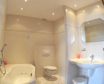 Double Room with Hot Tub