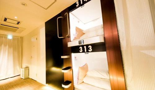 Premium Capsule Room for Female