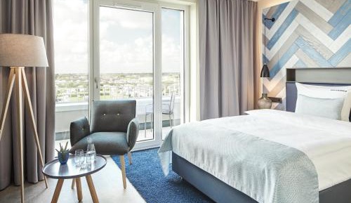 Standard Single Room with Side Sea View