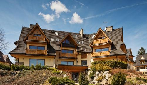 Apartment with Mountain View