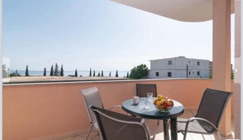 One Bedroom Apartment with Balcony