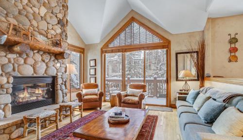Four-Bedroom Holiday Home