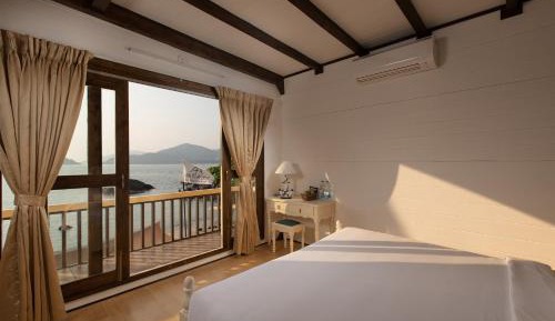 Luxury Family Suite with Grand Sea-View