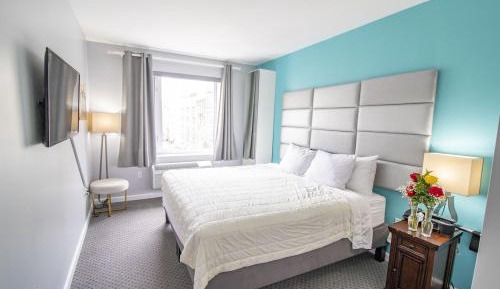 Deluxe King Room