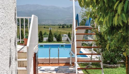 Three-Bedroom Holiday Home 