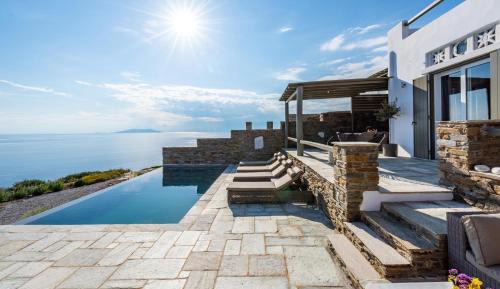Family Villa with Private Pool & Sea view
