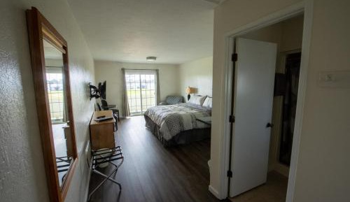 King Bed - Upper Floor with Balcony (No Pets)