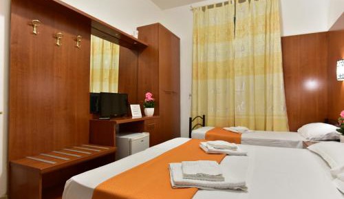 Triple Room with Private Bathroom