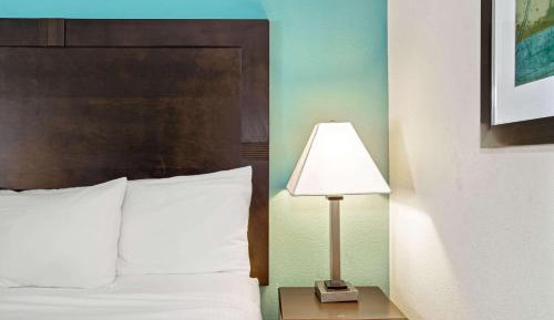 Deluxe Queen Room with Two Queen Beds