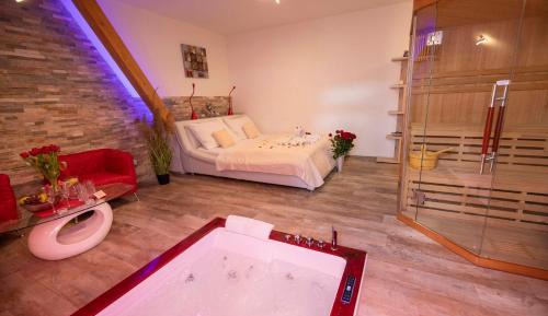 Suite with Hot Tub