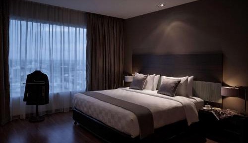 Executive Suite One King