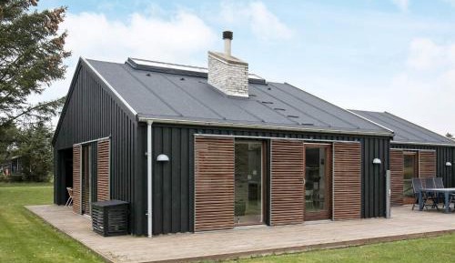 Three-Bedroom Holiday Home 