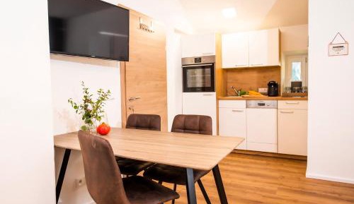 Apartment with Mountain View