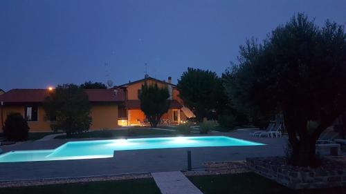 Deluxe One-Bedroom Apartment with Garden View