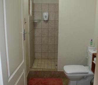 Family Room (2 Adults + 1 Child)