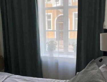 Budget Single Room with Small Bathroom