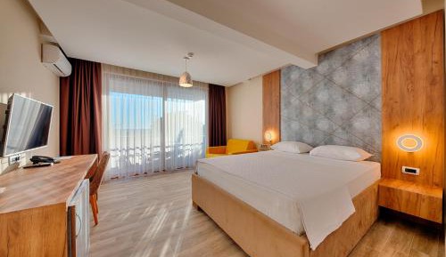 Superior Double Room with Balcony and Sea View