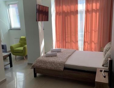 King Studio with Sofa Bed