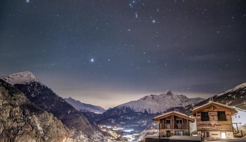 Two-Bedroom Apartment with Balcony (5 Adults)