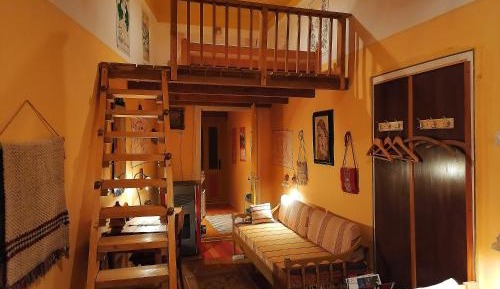 Studio - Split Level