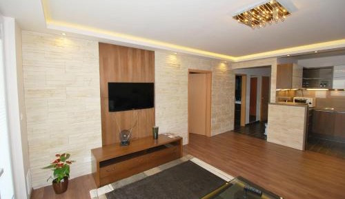 One-Bedroom Apartment with Terrace and Shower