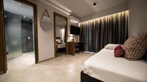 Deluxe Double or Twin Room with Balcony