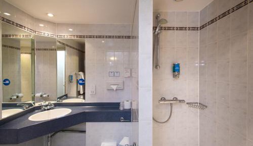 Standard Room with Free Hot Breakfast