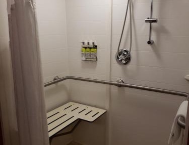 King Room - Mobility Access/Roll in Shower - Non-Smoking