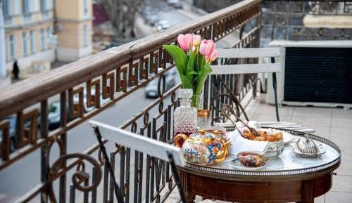 Suite with City View