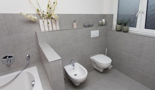 Single Room with Shared Bathroom