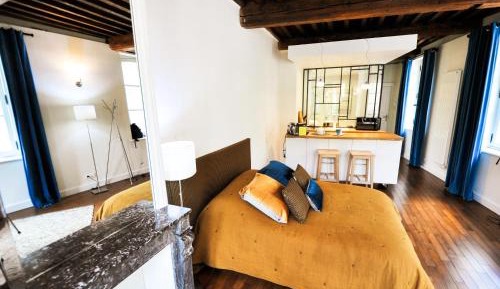 Studio Apartment