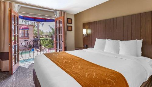 King Suite - Accessible/Non-Smoking