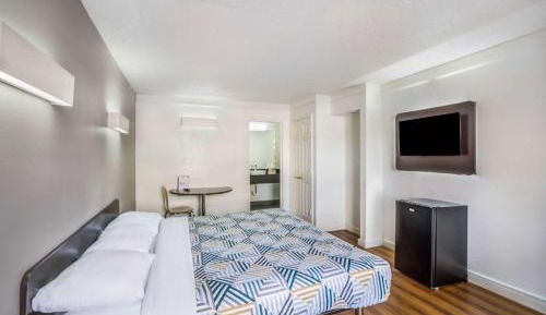 King Room - Non-Smoking