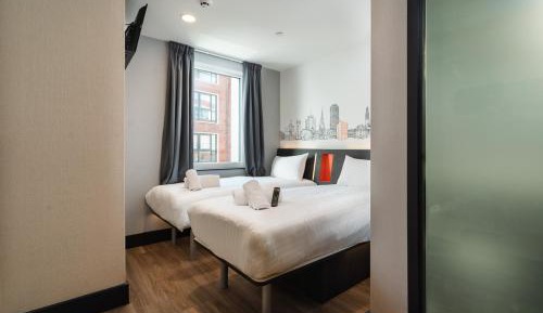 Twin Room with Window