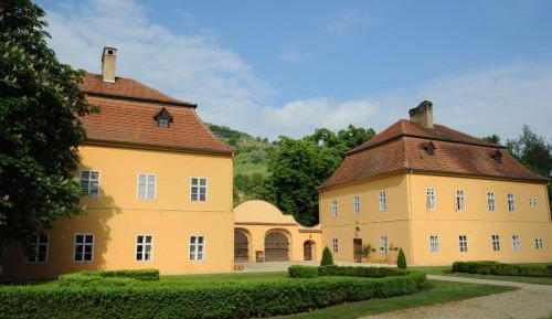 Villa with Garden View
