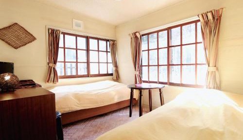 Twin Room with Private Bathroom