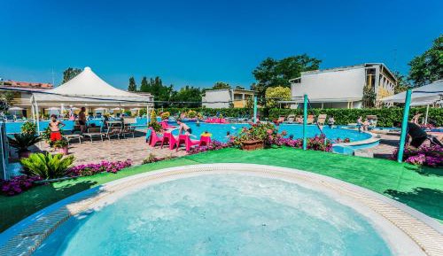 Superior Two-Bedroom Apartment (6 Adults)