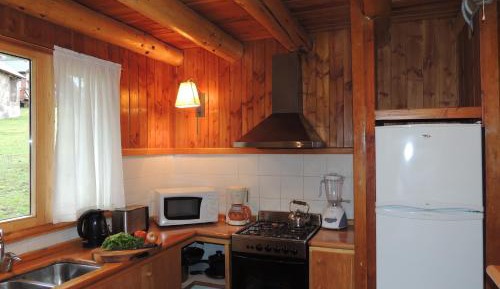 Bungalow (6 Adults)