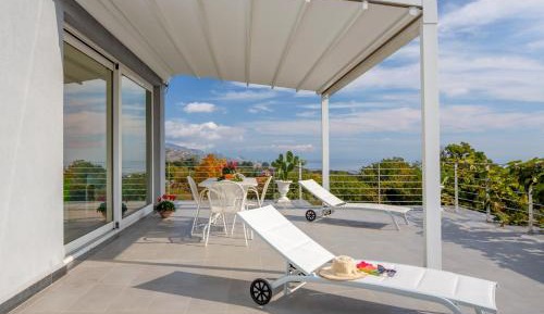 Villa with Sea View