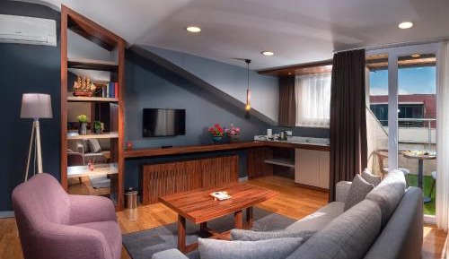 Quadruple Room with Terrace