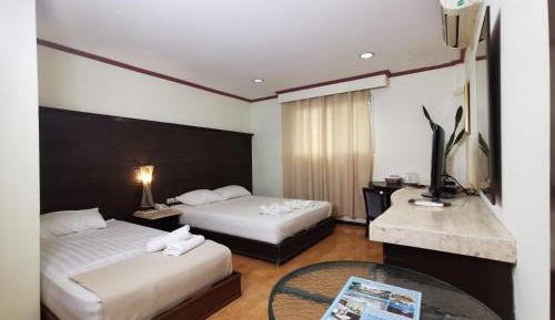 Standard Triple Poolside Room - Leisure Stay