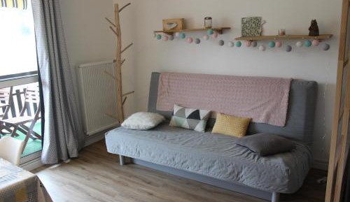 Studio with Mountain View