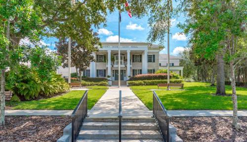 Standard Suite with Bathtub