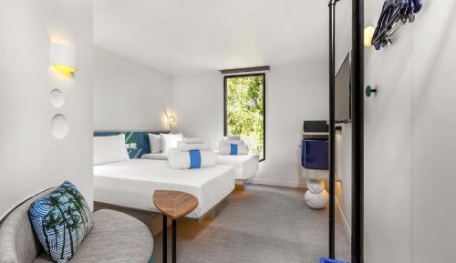 COSI - TWIN Room with daily food & drink credit