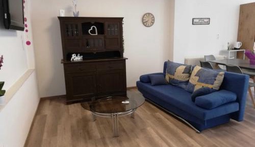 Two-Bedroom Apartment with Shower 