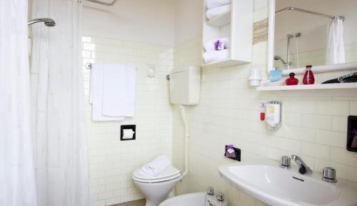 Economy Triple Room