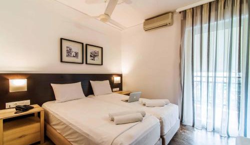 Deluxe One-Bedroom Apartment (3 Adults + 1 Child)