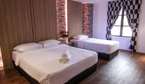 Deluxe Family Suite