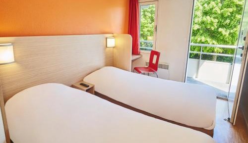 Double Room with 2 Single Beds