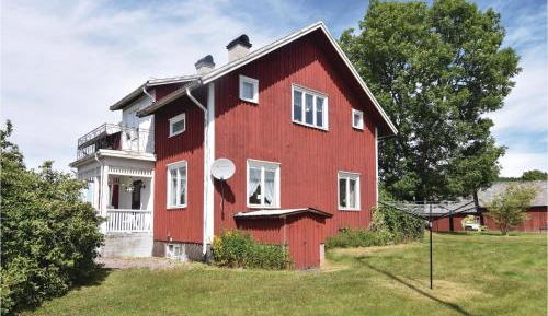 Four-Bedroom Holiday Home